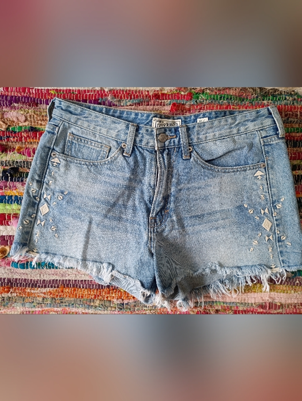 Vintage Lucky Brand Light Blue Embroidered Denim Shorts